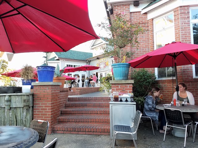 Full Moon Cafe and Brewery