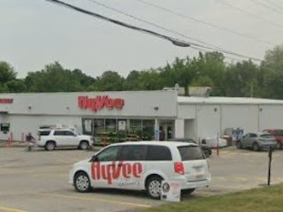 Hy-Vee Grocery Store