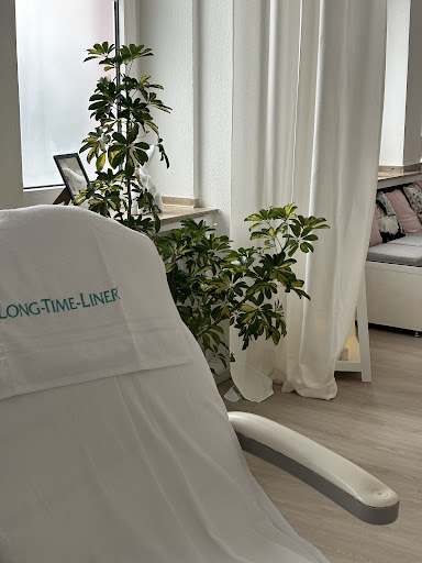 Vesalia Wellness - Permanent-Make-up, Kosmetik und Bodysugaring - Thumbnail