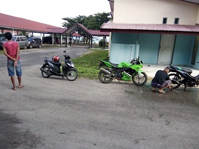 Photos of Monumen Trikora Salakan