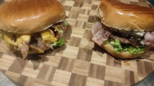 Tassi Burger