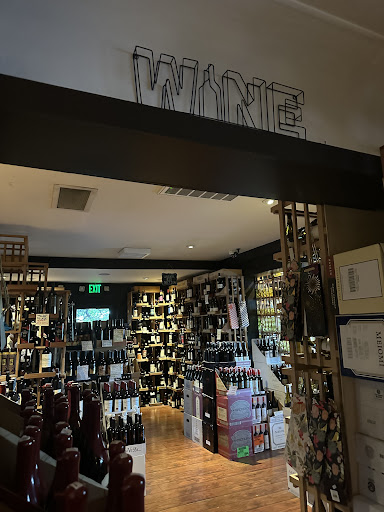 Whispering Vine - 4th St. Logo