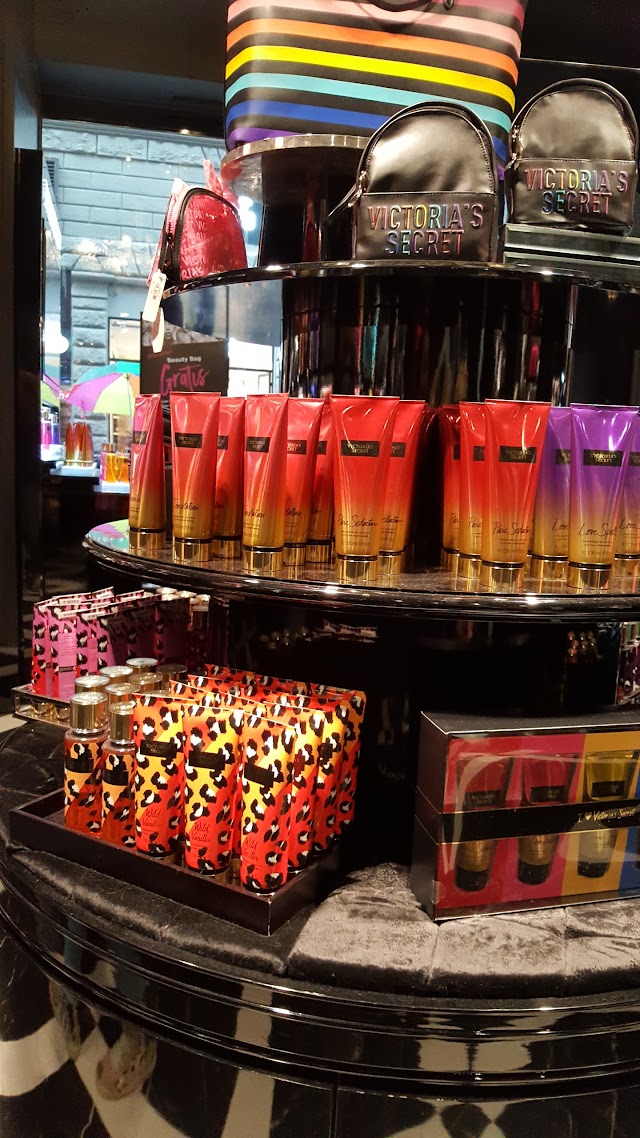 Victoria's Secret & PINK