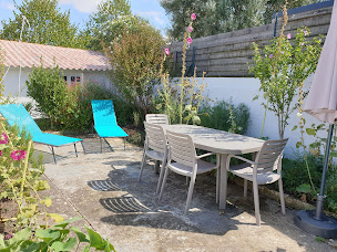 Photo n°1 de LOCATION MA MAISON DANS L'IMPASSE à Rochefort (Agence de location de maisons de vacances)