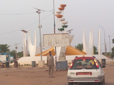 Photos of MARCHE ROND POINT