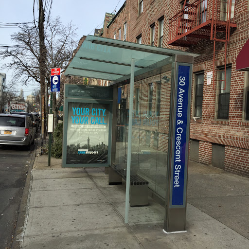 30 Av/Crescent St - Thumbnail