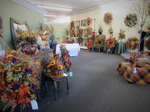 April's Garden Wreaths, Arrangements and Bridal Flowers -NOW OFFERING FLORAL/EVENT RENTALS