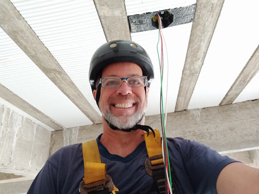 Eletricista em Resende. Pajoko / Técnico máquina / equipamentos elétrico