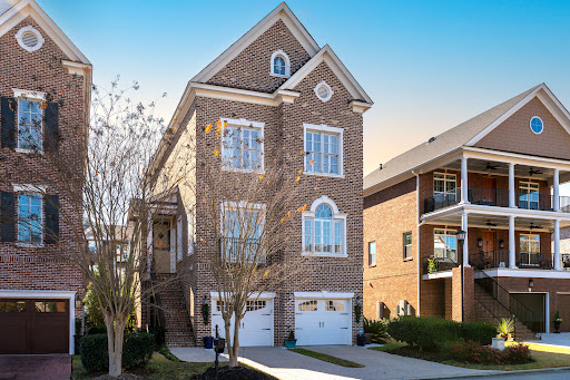 Nicole Davis, REALTOR® | The Davis Group at Coldwell Banker Realty - Thumbnail