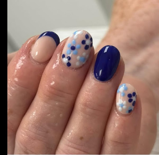 Autonomy Hair, Beauty & Academy