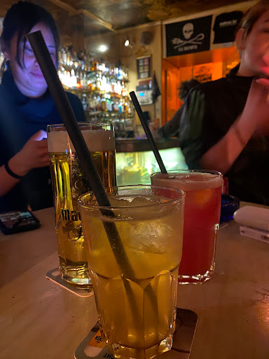 Madonna Bar - Visual