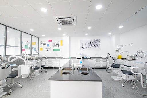 Escuela Esprohident: Grado Superior en Higiene y Prótesis dental (C.D.P Nuestra Señora del Rocío)