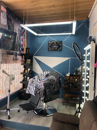 Valencia’s Barber Shop