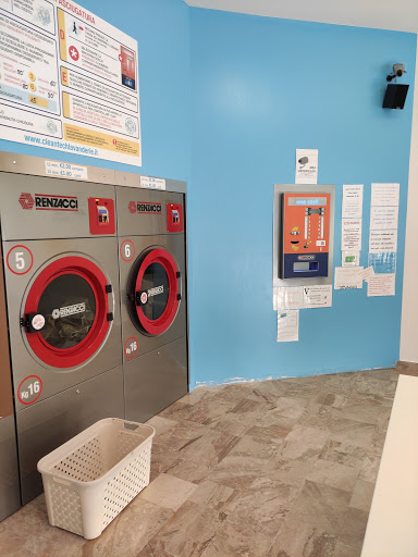 LAVANDERIA SELF SERVICE BOLLE BLU Gallery - Italy