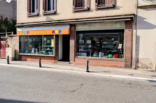 LA BOÎTE A JOUER