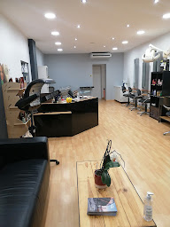 Photo n°7 de Au Salon 19 à Eysines (Salon de coiffure)