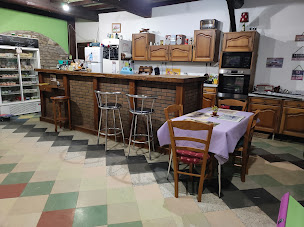 Photo n°11 de L'Hirond'Aile à Varanges (Épicerie)