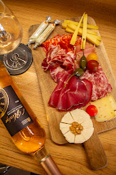 Photo n°19 de Epicerie de la Motte Bar à vins à La Motte (Cave à vins)