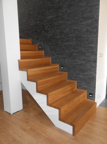 ️Niedworok - Producent schodów oraz balustrad: drewniane, kręcone, stalowe i bolcowe - Stolarz