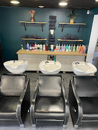 Photo n°18 de Essentiel Coiffure à Osny (Salon de coiffure)