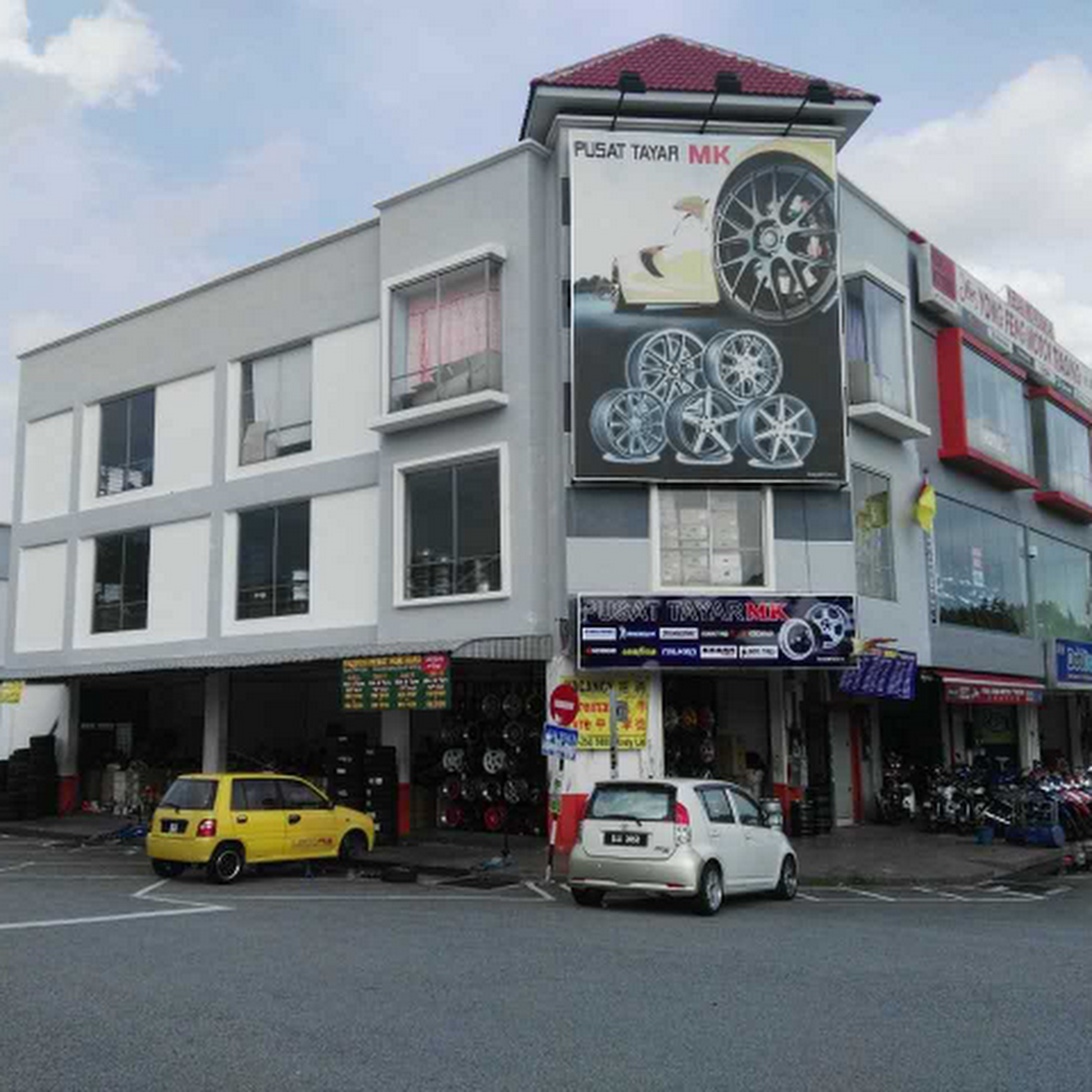 Kedai Basikal Masjid Tanah