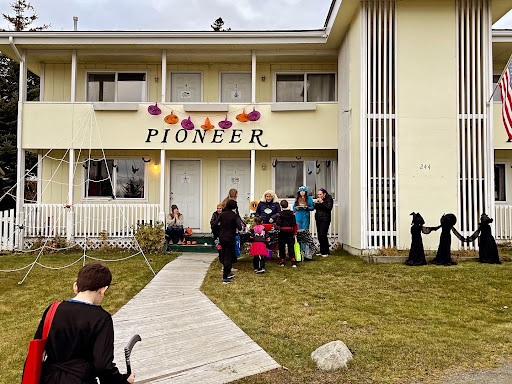 Pioneer Inn - Thumbnail