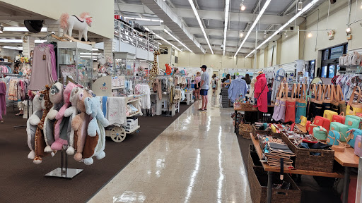 Bering's Hardware - Visual