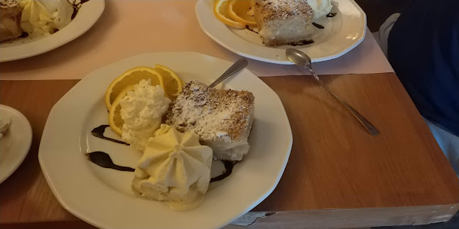 https://m.facebook.com/RestauracjaLucynka