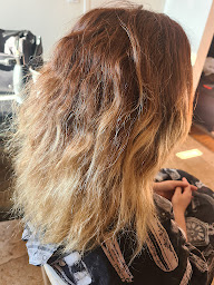 Photo n°2 de Angele Hair - Coiffeuse à domicile by Angélique Roger à Morancez (Salon de coiffure)