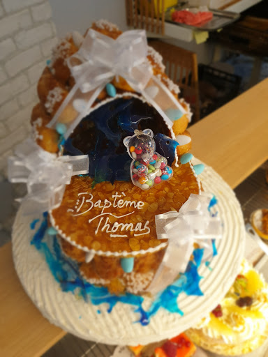 Boulangerie cornee fille