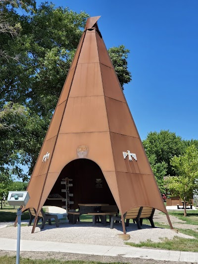 Pocahontas Roadside Statue and Teepee