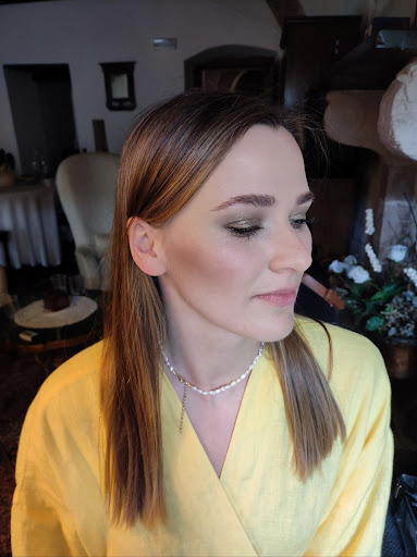 Sandy Giuffrida Make Up Artist - Thumbnail