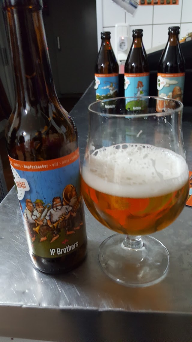 Hops hacker GmbH & Co. KG