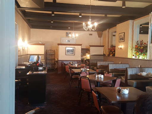 Rego's Restaurant & Hotel
