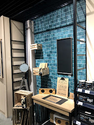 Photo n°31 de 4MURS à Chasseneuil-du-Poitou (Magasin de papiers peints)