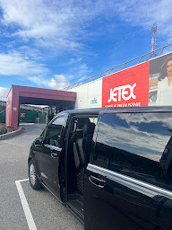 Photo n°17 de DS AZUR DRIVER - Private Chauffeur - Best Driver & Concierge Services - Chauffeur Limousine Transport à Mouans-Sartoux (Service de chauffeur privé)