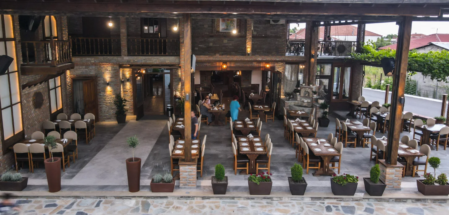 HOTEL PARADOSIAKO