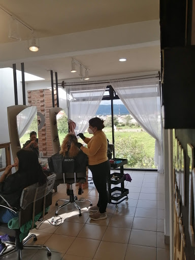 Genaro Zuñiga Salón De Belleza - Thumbnail