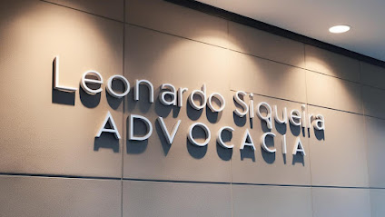 Advogado tributarista em Petrópolis - Leonardo Siqueira