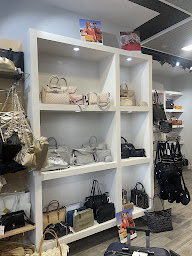 Photo n°4 de Bag Maroquinerie - St-Ferréol à Marseille (Magasin de maroquinerie)