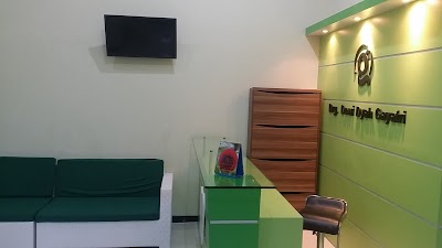 Photos of drg. Dewi Dyah Gayatri
