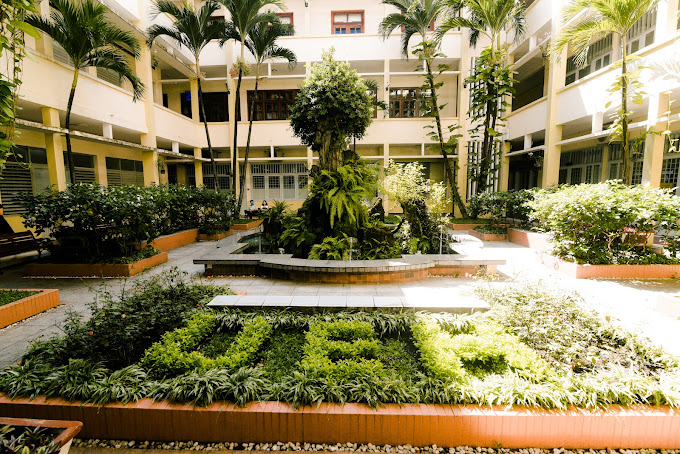 Trường Đại Học Kinh Tế TPHCM (UEH) CS A