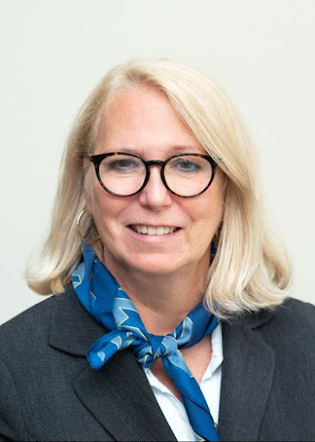 Deutsche Bank Immobilien Andrea Hotz, selbstständige Immobilienberaterin photo