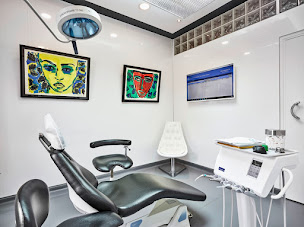 Photo n°8 de Dr Michel Gendre à Nice (Dentiste)