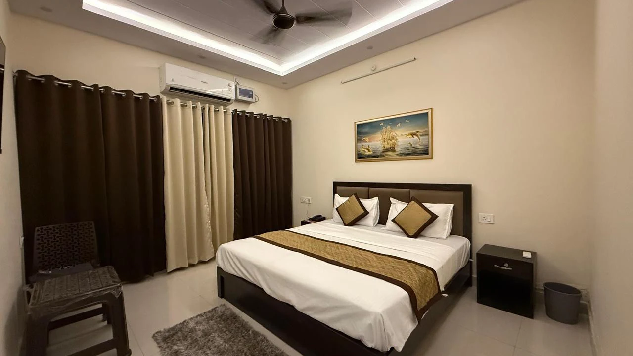Hotel pear by Tulsi Inn