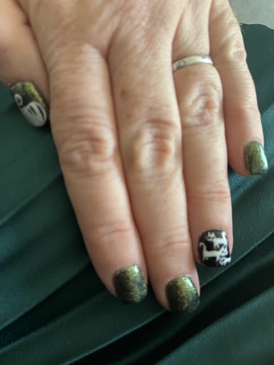 Hattie's Nails - East Kilbride - Thumbnail