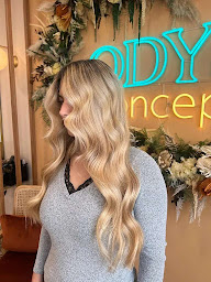 Photo n°7 de ODYS CONCEPT Combaillaux , le rendez vous beauté par Quentin Citera à Combaillaux (Salon de coiffure)