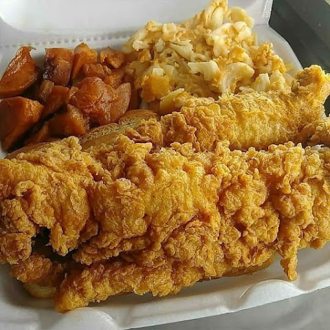 View of Serenassoulfood located in Wilmington - Verified Soul Food Restaurant nearby.