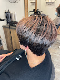 Photo n°20 de L'univers de Coralie à Neuville-sur-Saône (Salon de coiffure)