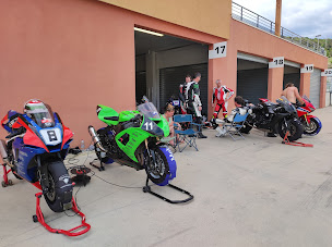 Photo n°4 de MotoAin à Saint-Paul-de-Varax (Atelier de réparation pour motos)